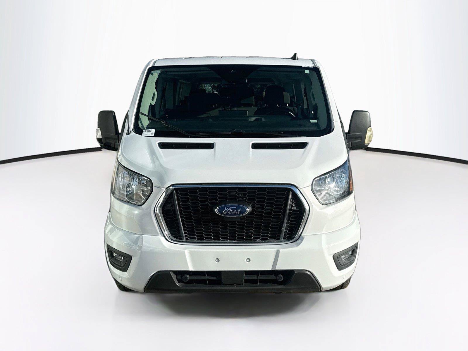 Used 2024 Ford Transit 350 XLT RWD image 8