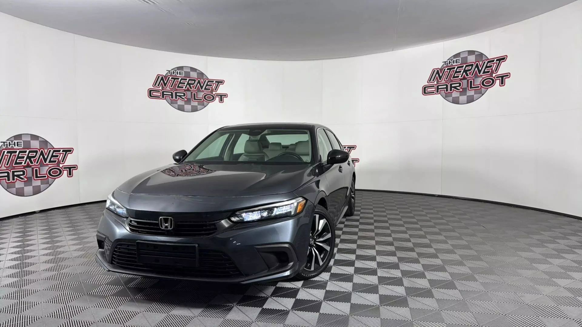 Used 2024 Honda Civic EX image 2