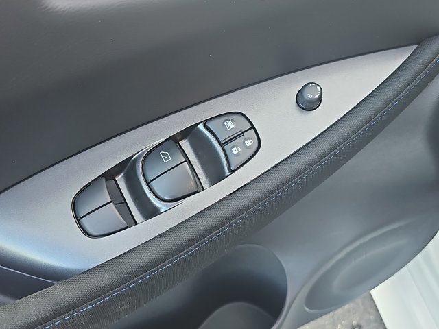 Certified 2023 Nissan Leaf S image 9