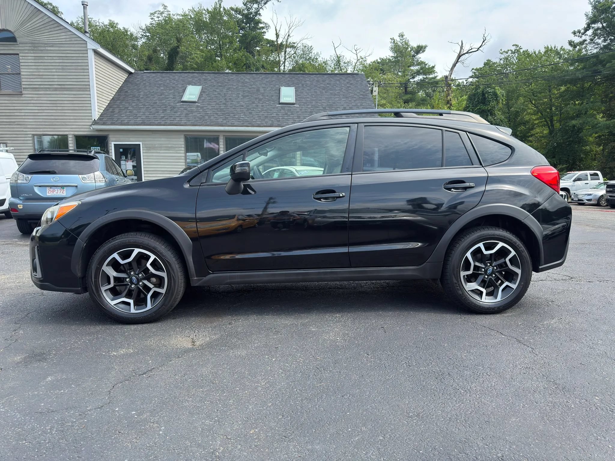 Used 2017 Subaru Crosstrek 2.0i Limited AWD/4WD image 4