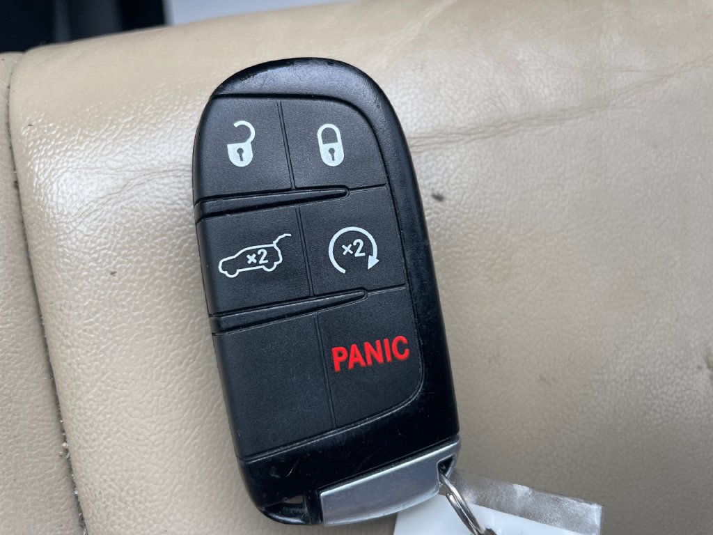 Used 2020 Jeep Grand Cherokee Limited AWD/4WD image 26