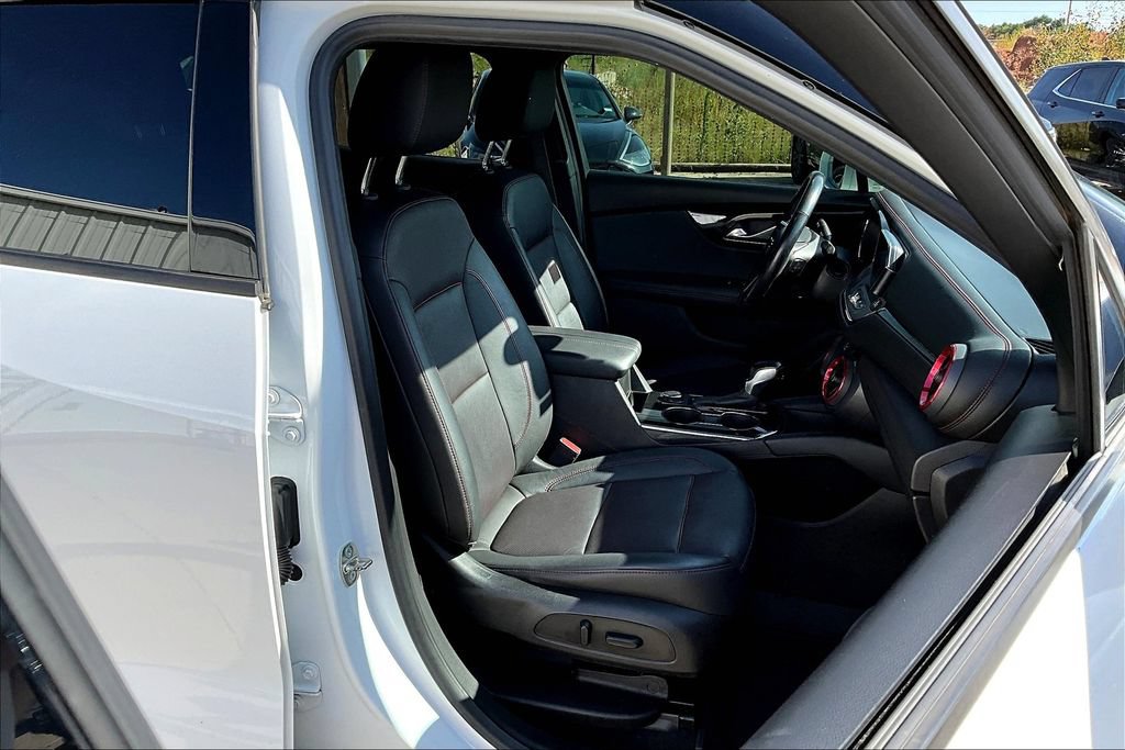 Used 2019 Chevrolet Blazer RS w/ Sun and Wheels Package FWD image 9