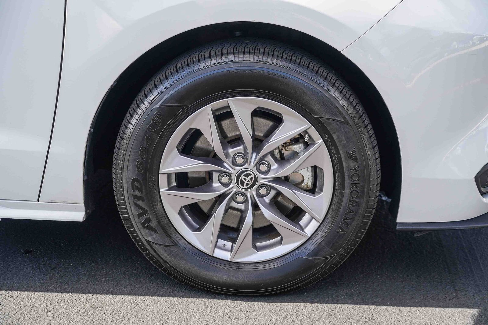 Used 2023 Toyota Sienna LE image 12