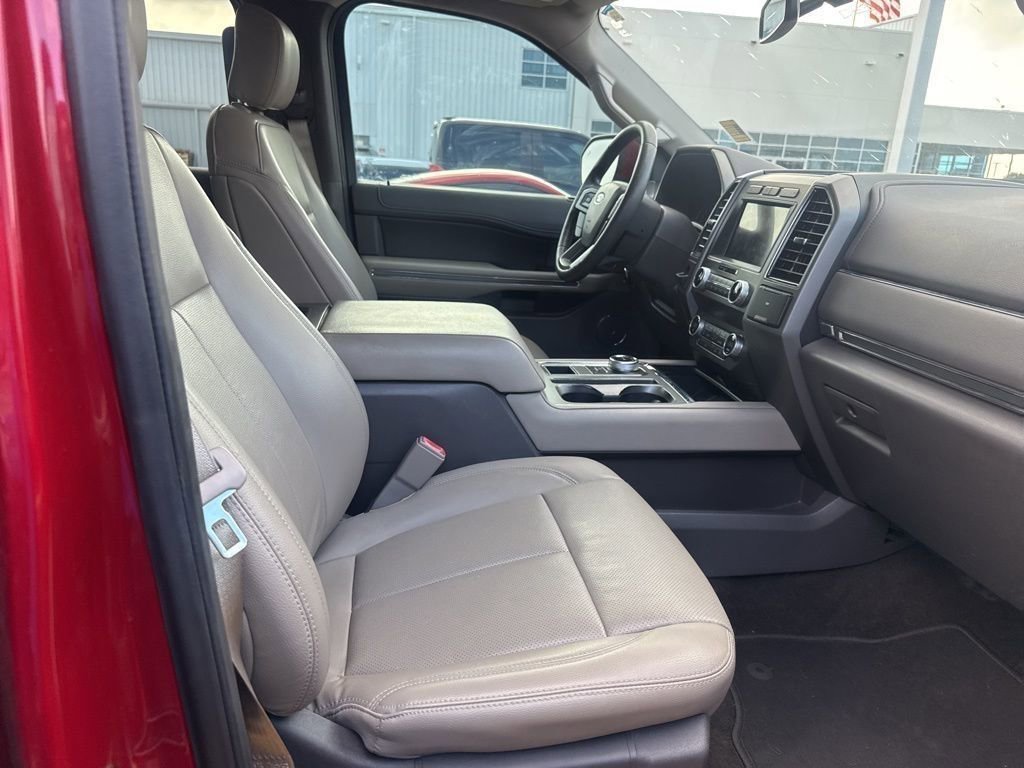 Used 2020 Ford Expedition XLT w/ Equipment Group 202A RWD image 8