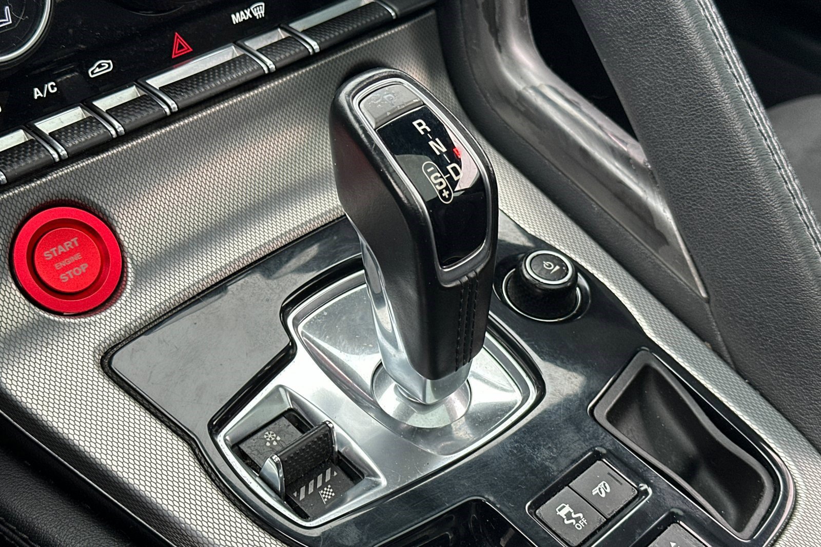 Used 2015 Jaguar F-TYPE Coupe image 17