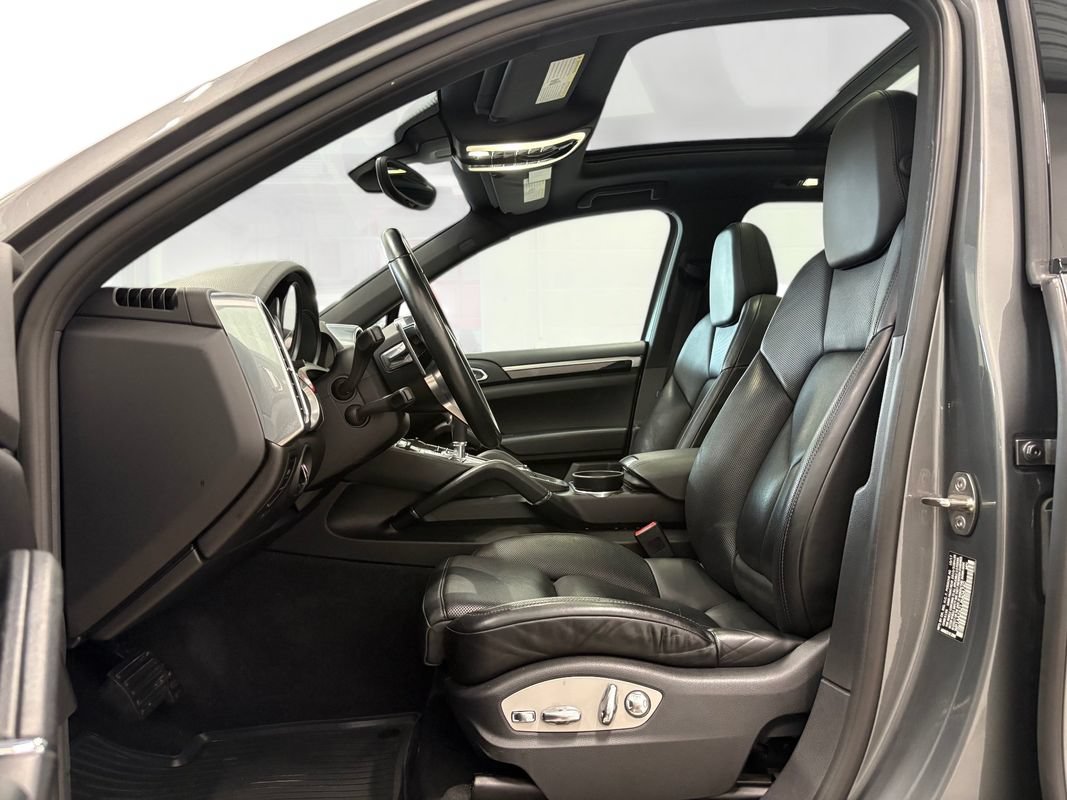 Used 2018 Porsche Cayenne AWD/4WD image 11