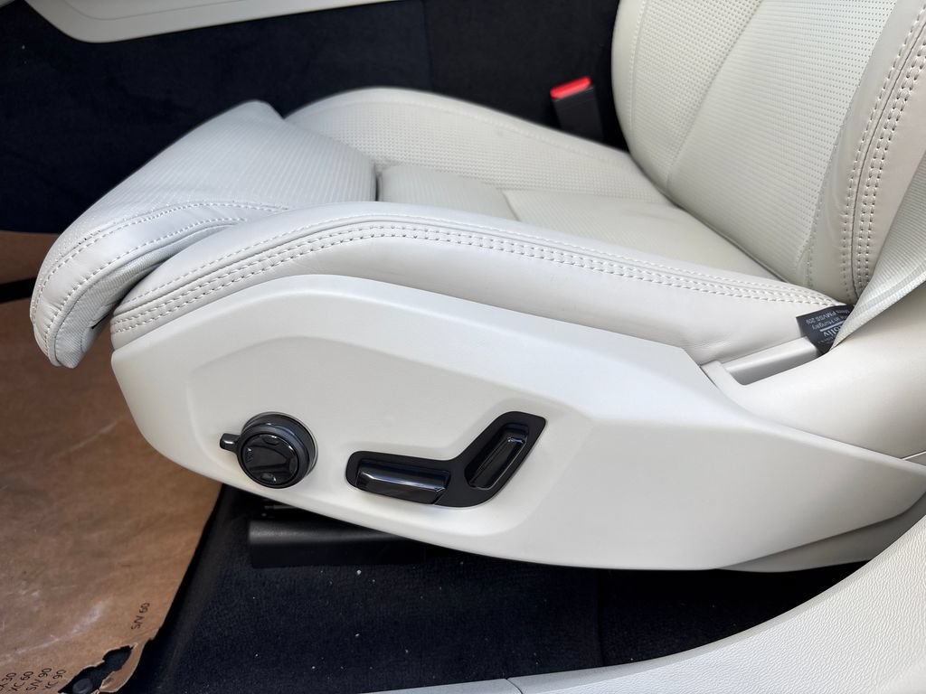 New 2026 Volvo XC60 B5 Ultra w/ Protection Package Premier AWD/4WD image 6