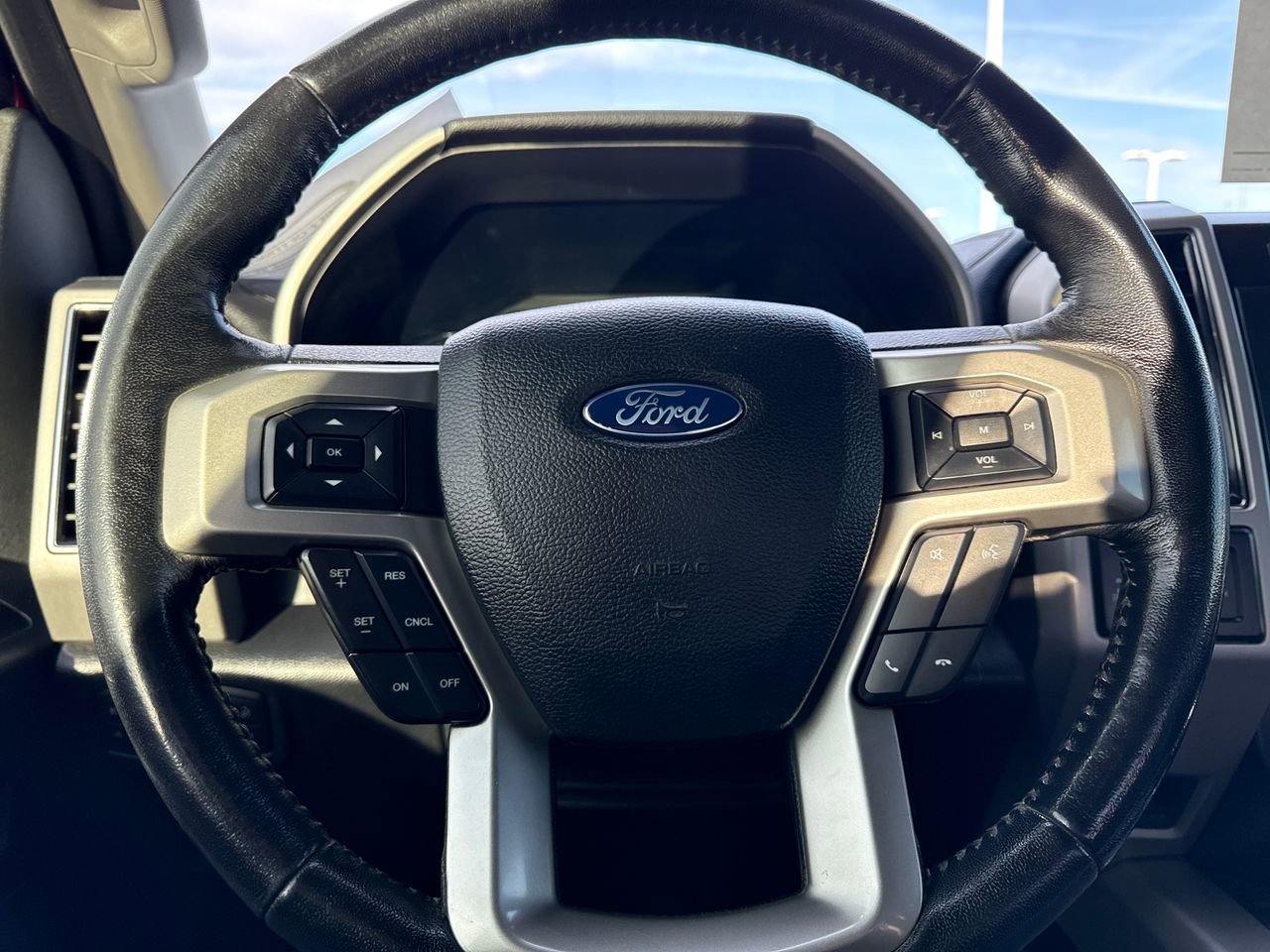 Used 2020 Ford F150 Lariat image 19