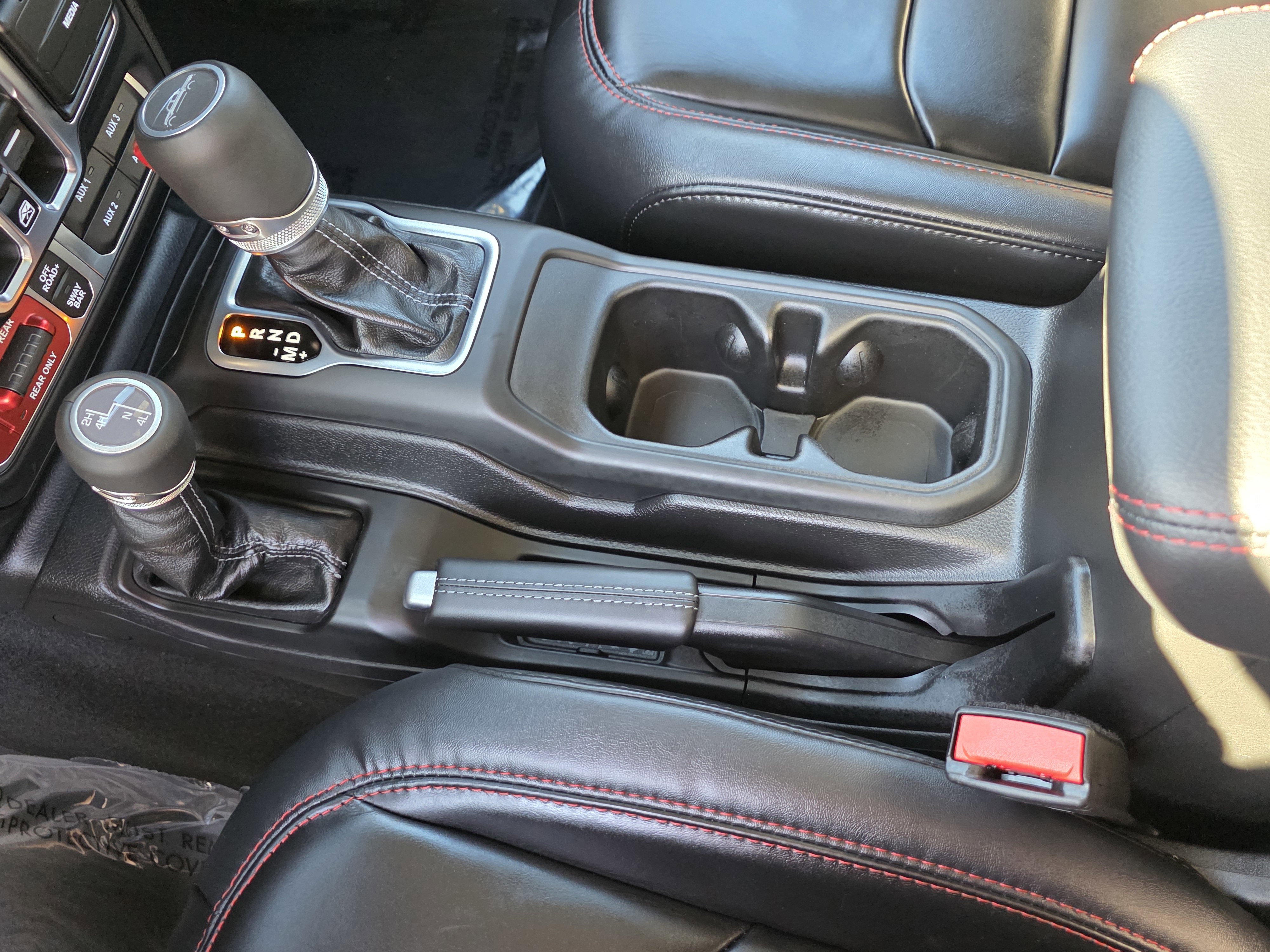 New 2026 Jeep Gladiator Rubicon w/ Steel Power Dome Hood Package AWD/4WD image 11