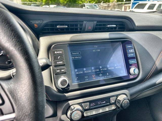 Used 2023 Nissan Kicks SR w/ SR Premium Package FWD image 13