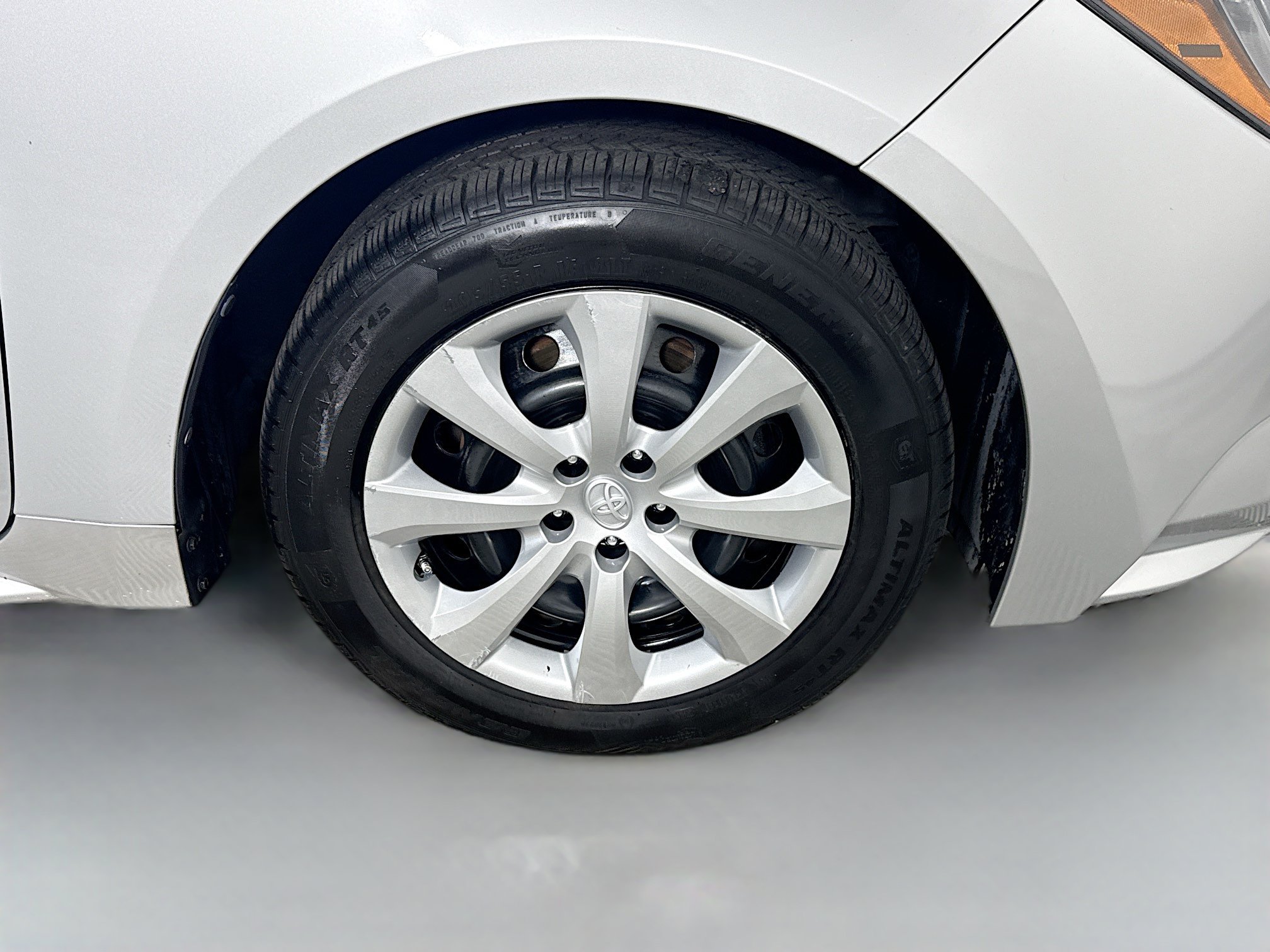 Used 2022 Toyota Corolla LE FWD image 31