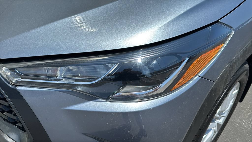 Used 2024 Toyota Corolla Cross LE FWD image 6