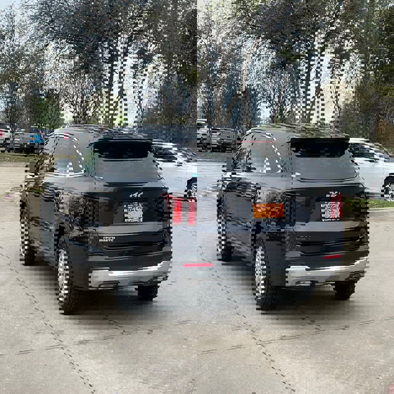 Used 2025 Kia Sorento LX image 4