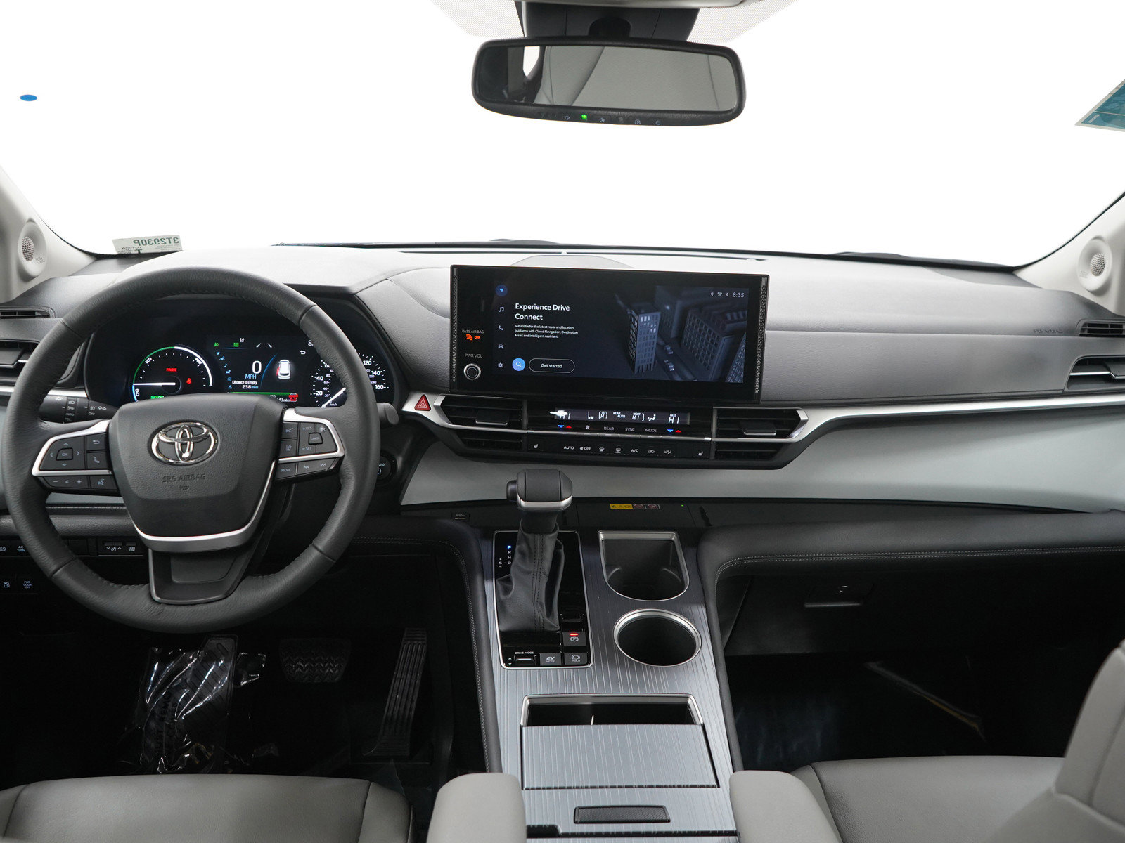 Used 2025 Toyota Sienna XLE w/ XLE Plus Package AWD/4WD image 18