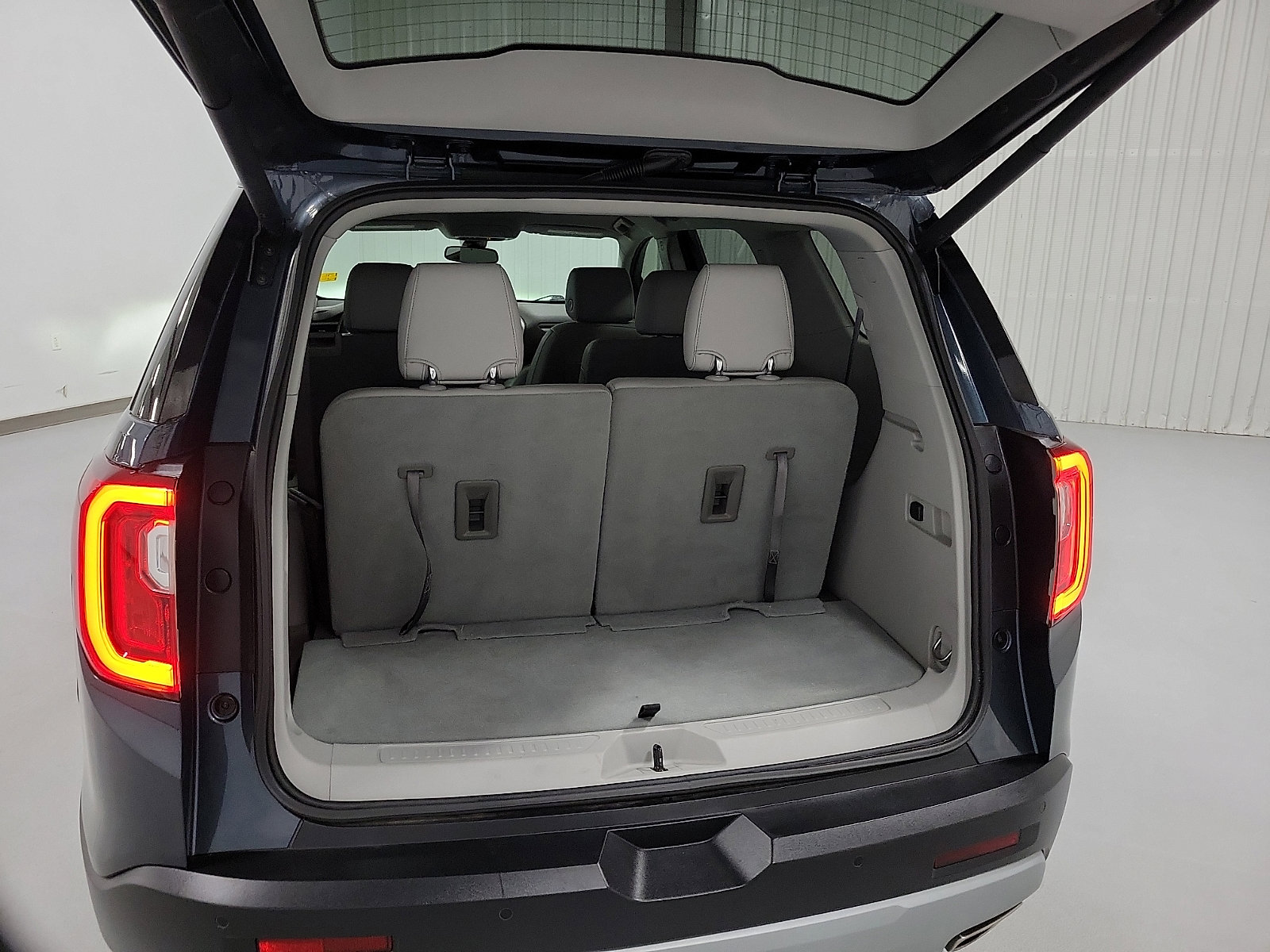 Used 2020 GMC Acadia SLT w/ Driver Alert Package II image 7