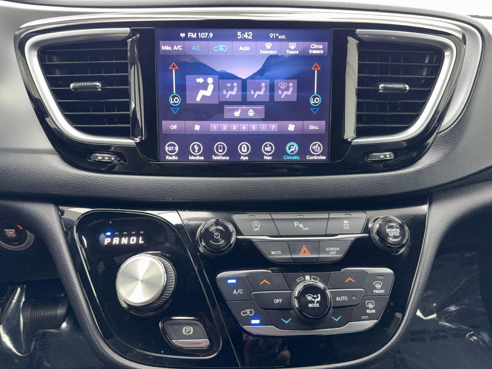 Used 2019 Chrysler Pacifica Touring-L Plus w/ S Appearance Package FWD image 27