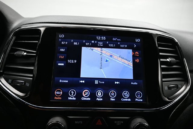 Used 2019 Jeep Grand Cherokee Altitude AWD/4WD image 14