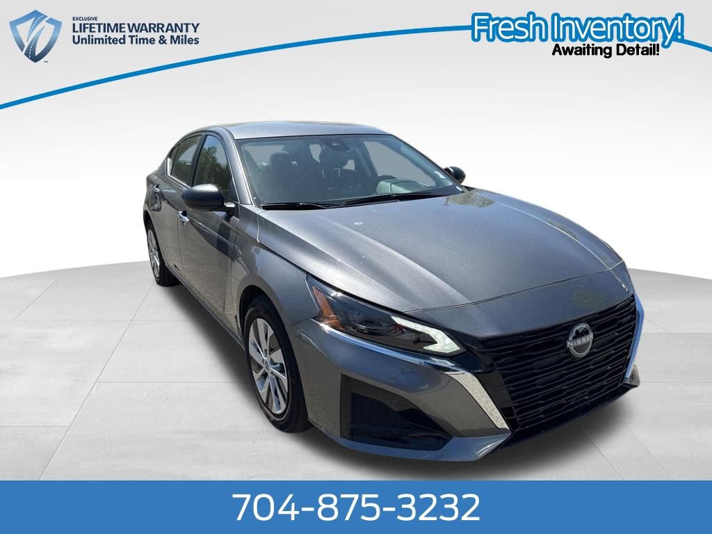 Used 2025 Nissan Altima 2.5 S image 1
