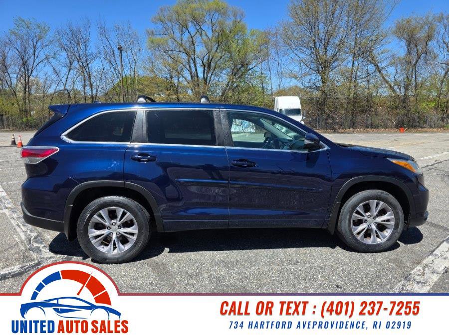 Used 2015 Toyota Highlander Plus AWD/4WD image 6