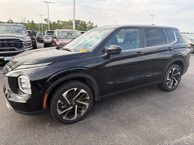 Used 2024 Mitsubishi Outlander SE FWD image 13