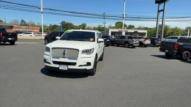 Used 2023 Lincoln Navigator L Reserve AWD/4WD image 3