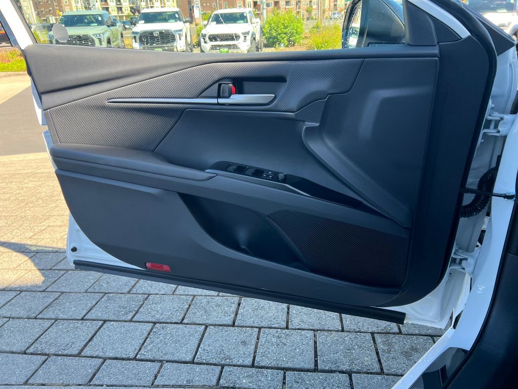 New 2026 Toyota Camry Hybrid AWD/4WD image 12