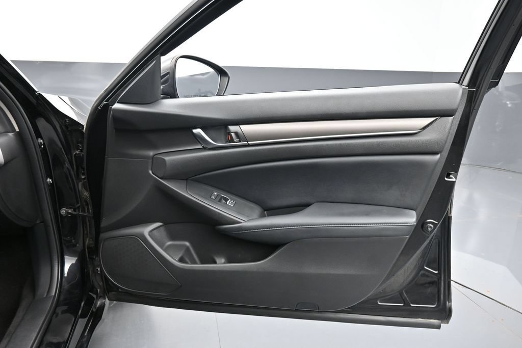 Used 2018 Honda Accord LX image 33