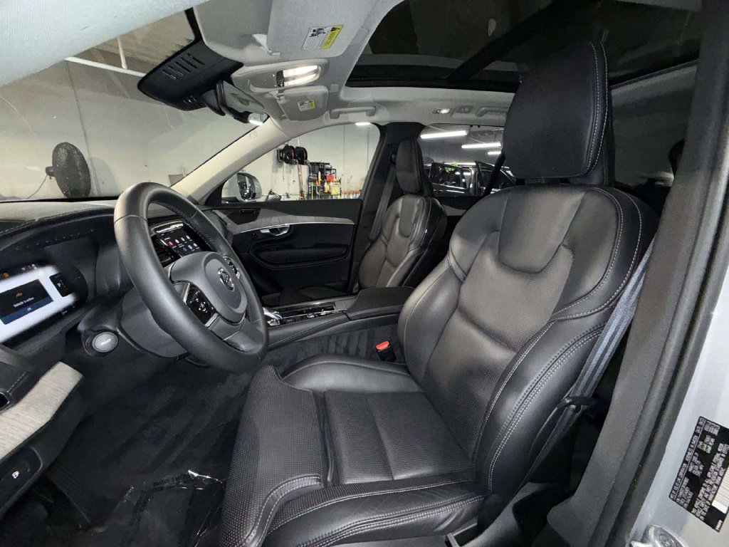 Used 2024 Volvo XC90 T8 Ultimate w/ Protection Package Premier AWD/4WD image 2
