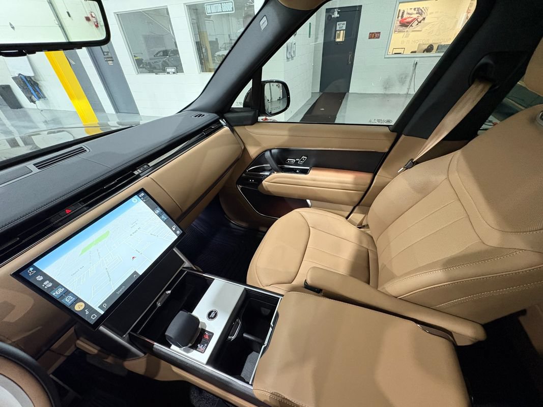 Used 2026 Land Rover Range Rover SE AWD/4WD image 29