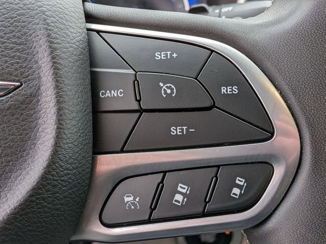 Certified 2023 Chrysler Pacifica Touring-L image 19