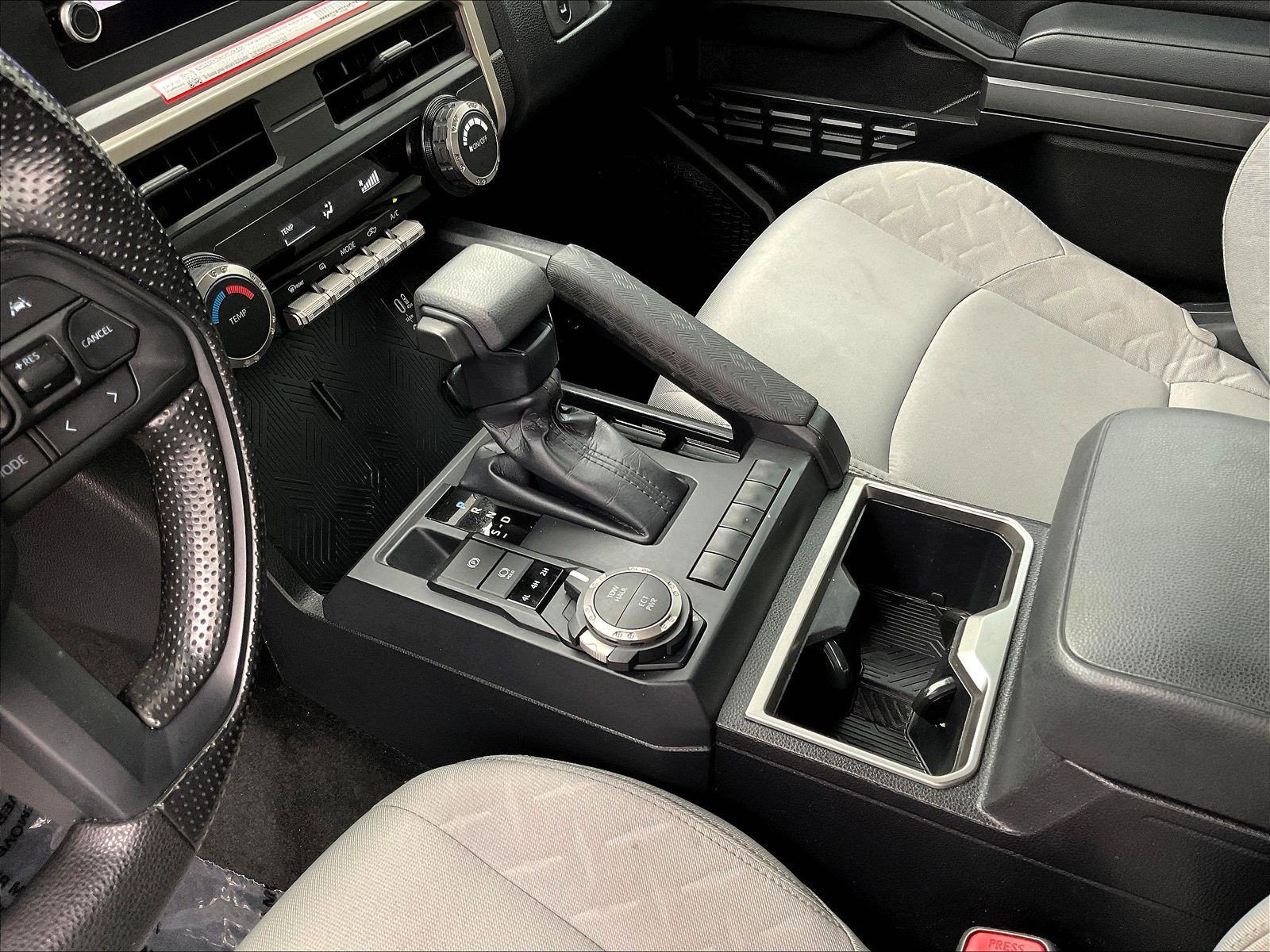 Used 2025 Toyota Tacoma SR5 AWD/4WD image 21