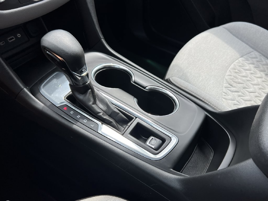 Used 2023 Chevrolet Equinox LS FWD image 33