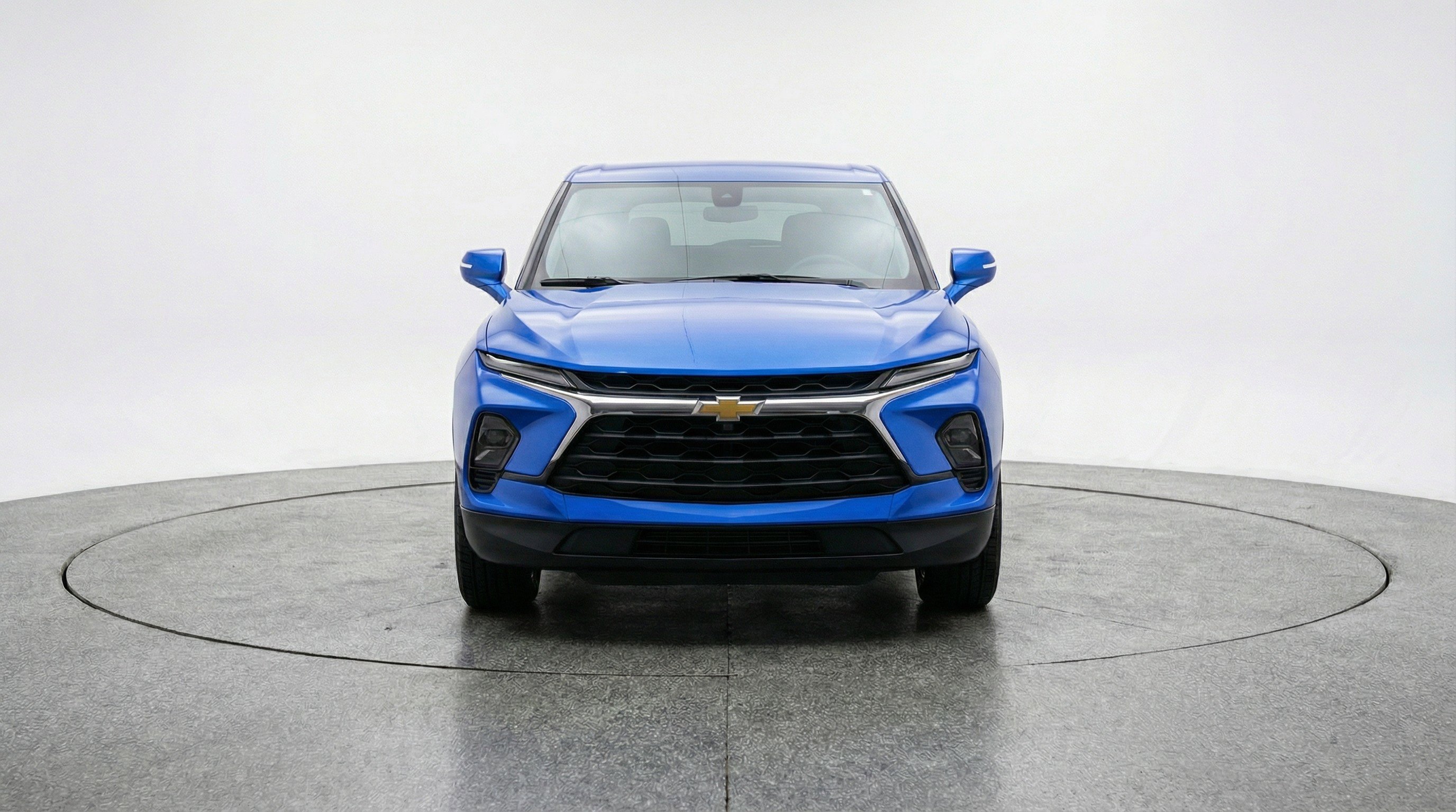 Used 2025 Chevrolet Blazer LT image 2