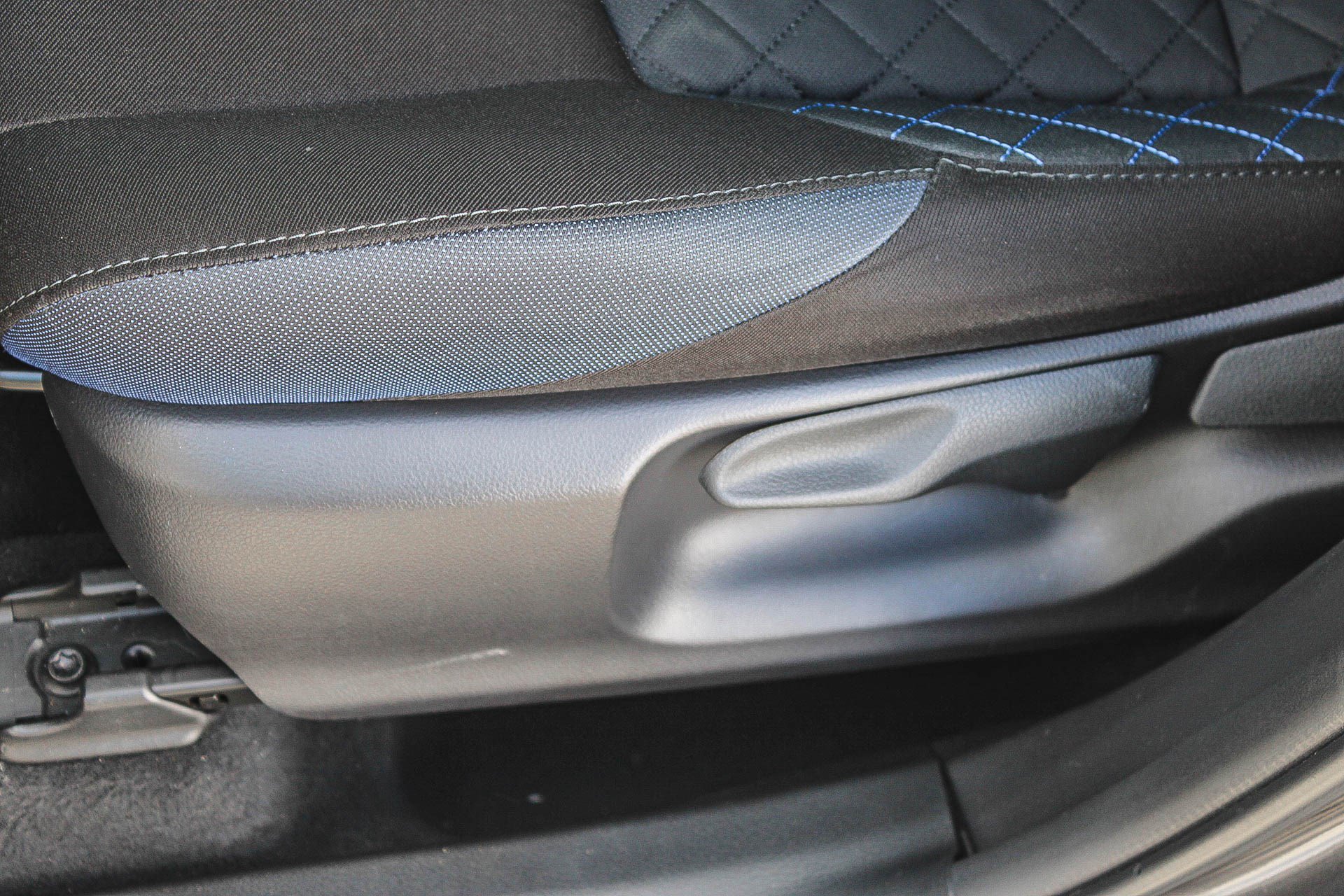 Certified 2021 Toyota C-HR XLE image 22