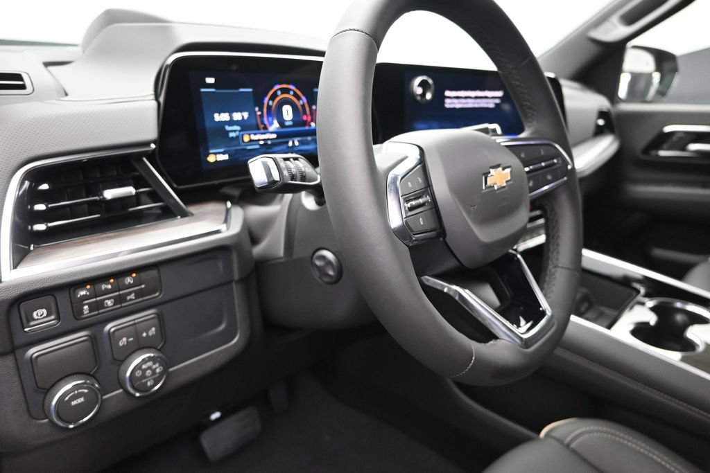 New 2026 Chevrolet Suburban Premier RWD image 12