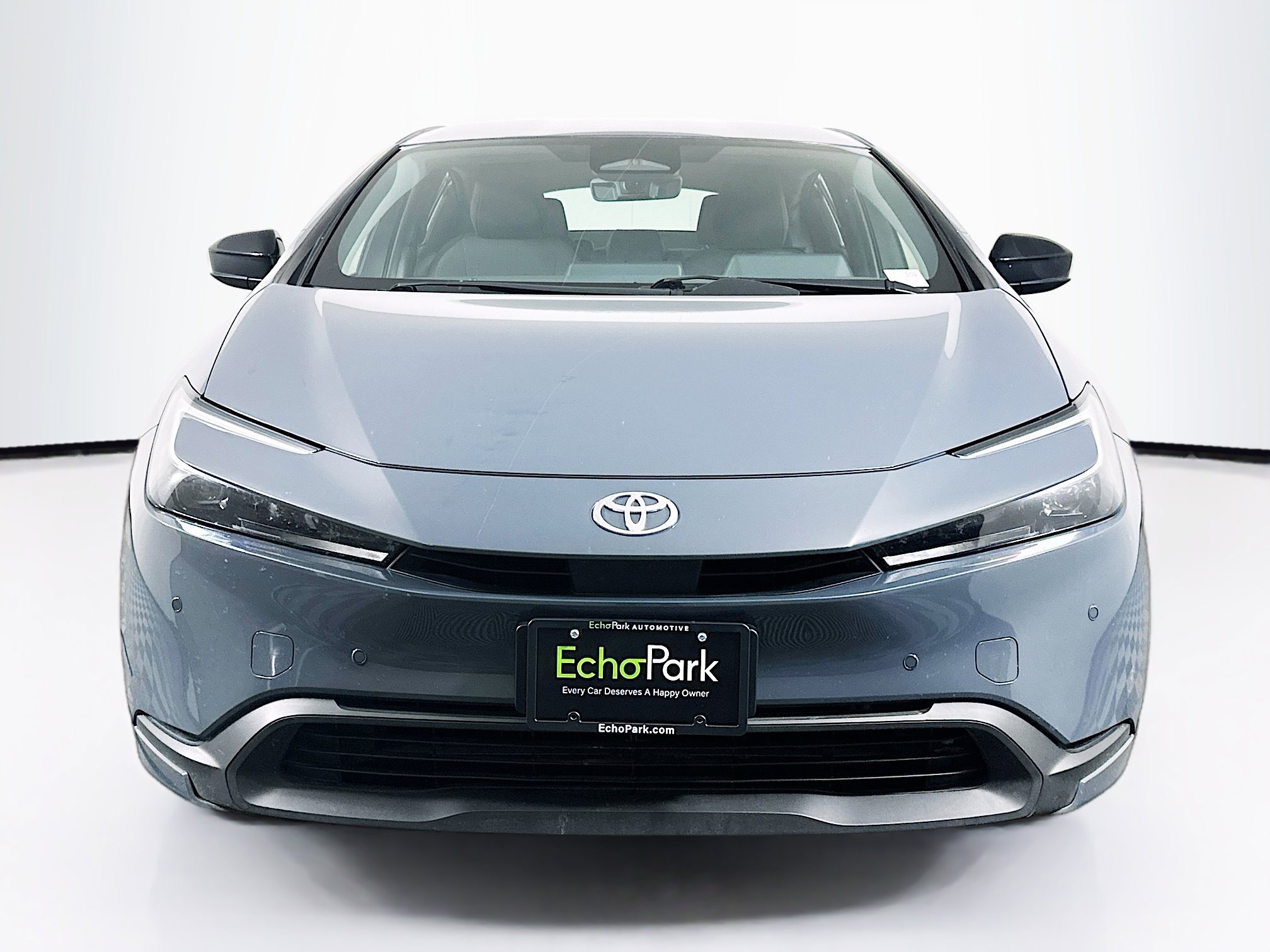 Used 2024 Toyota Prius LE image 2