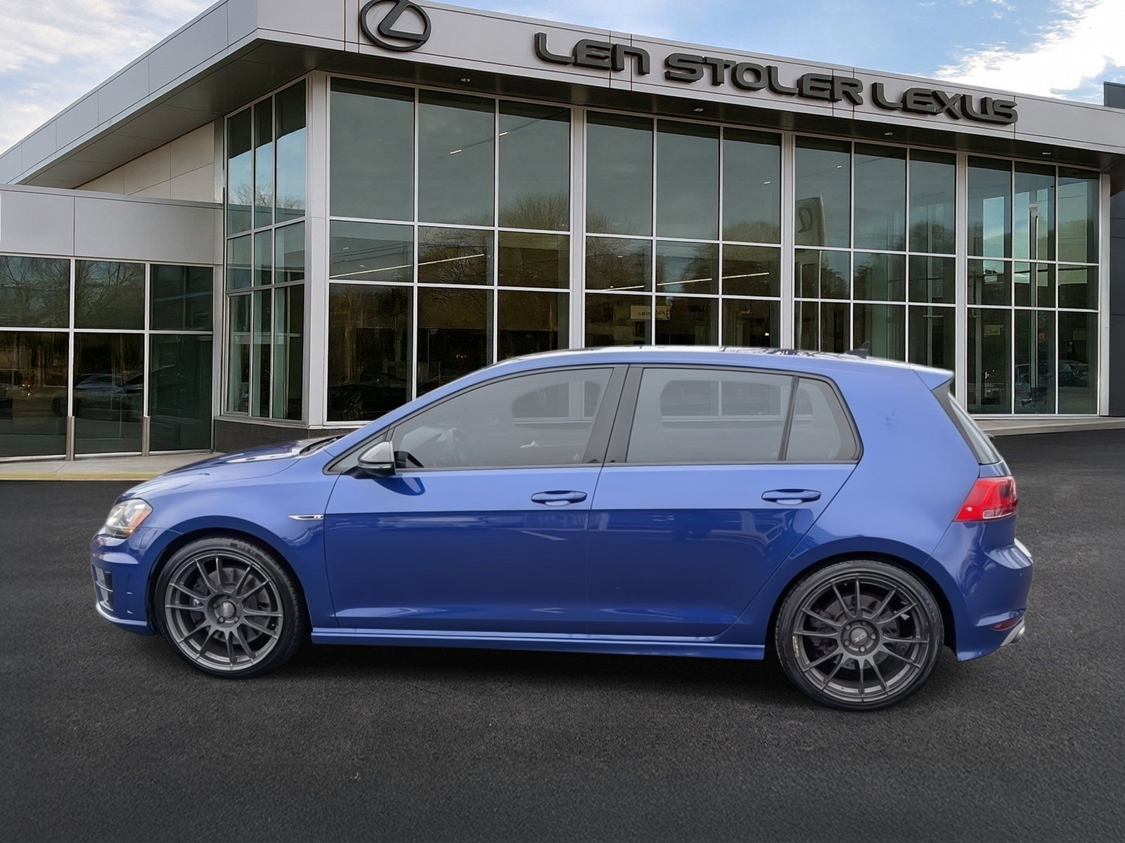 Used 2016 Volkswagen Golf R 4-Door AWD/4WD image 6