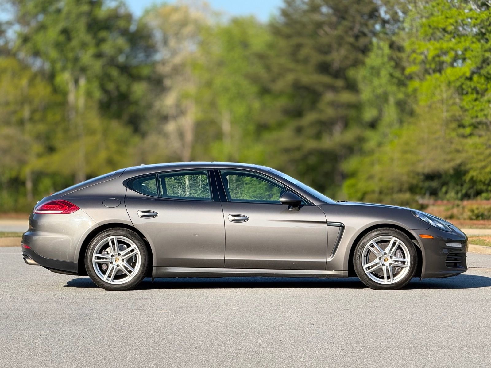 Used 2015 Porsche Panamera 4 image 12
