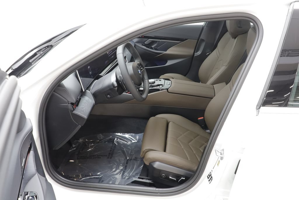 New 2026 BMW 530i xDrive w/ Premium Package AWD/4WD image 7