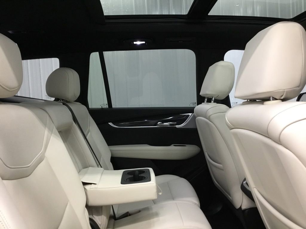 Used 2023 Cadillac XT6 Sport w/ Technology Package AWD/4WD image 22