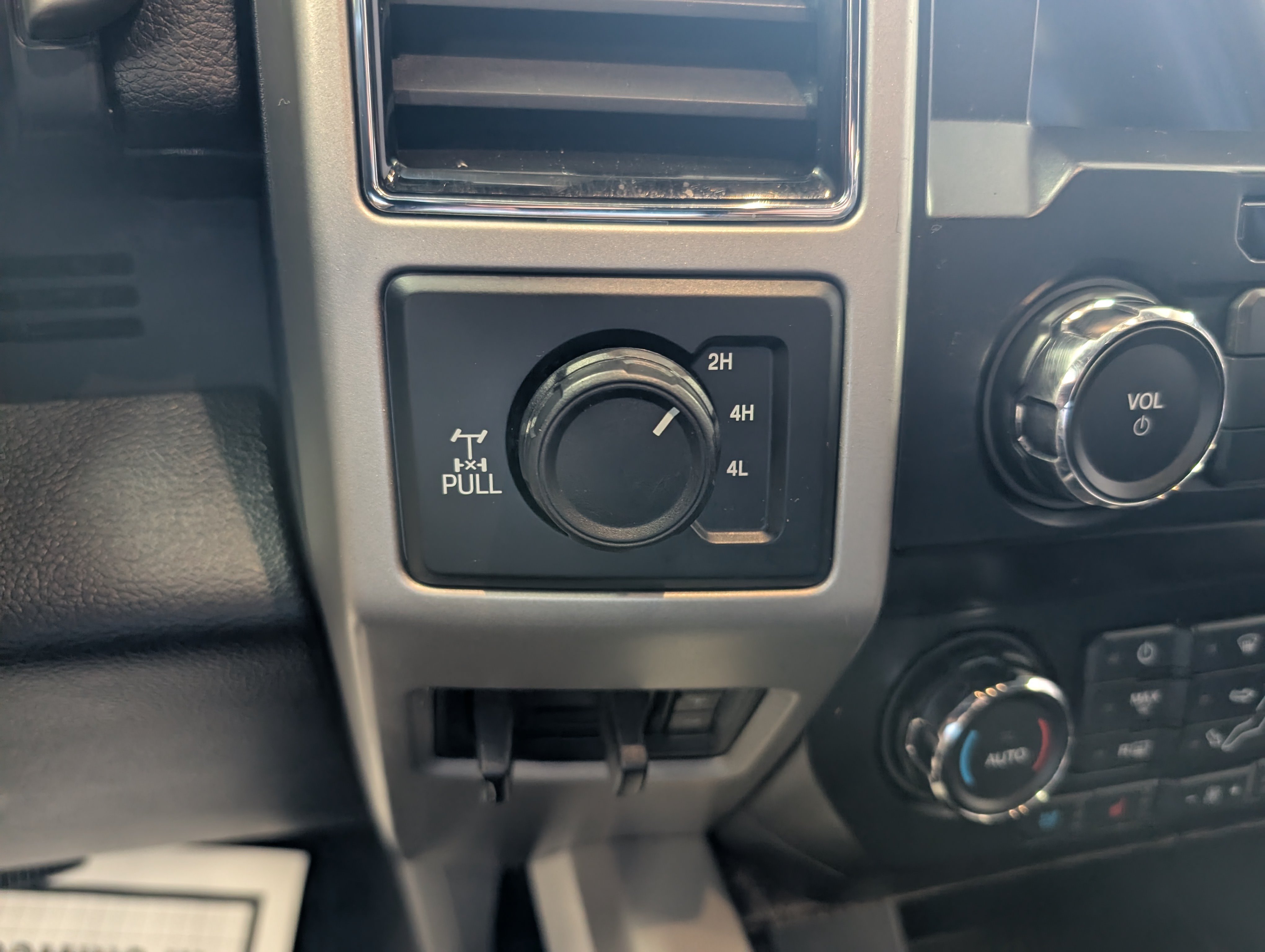 Used 2019 Ford F350 Lariat AWD/4WD image 17