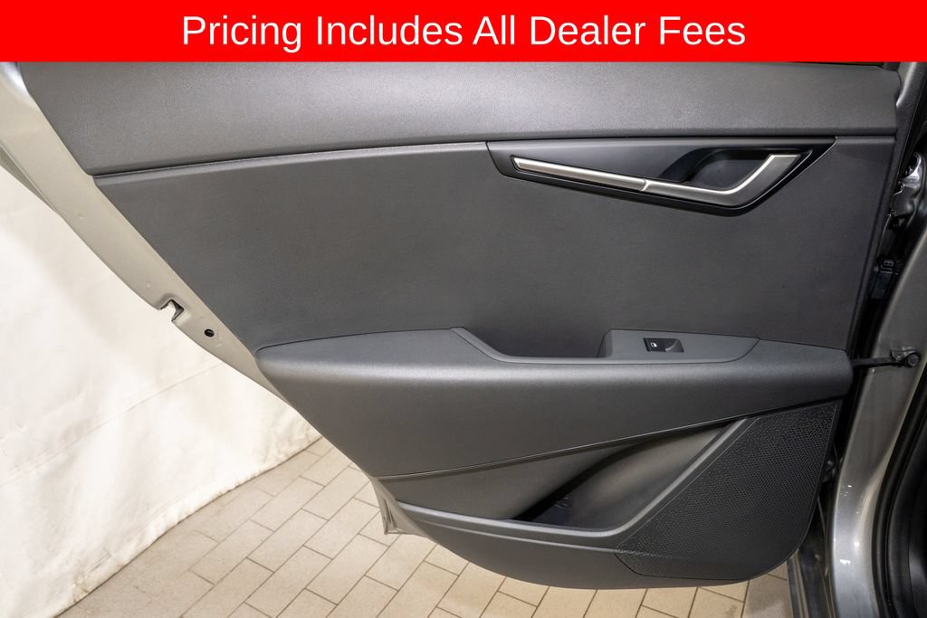 Used 2023 Kia Niro LX FWD image 9
