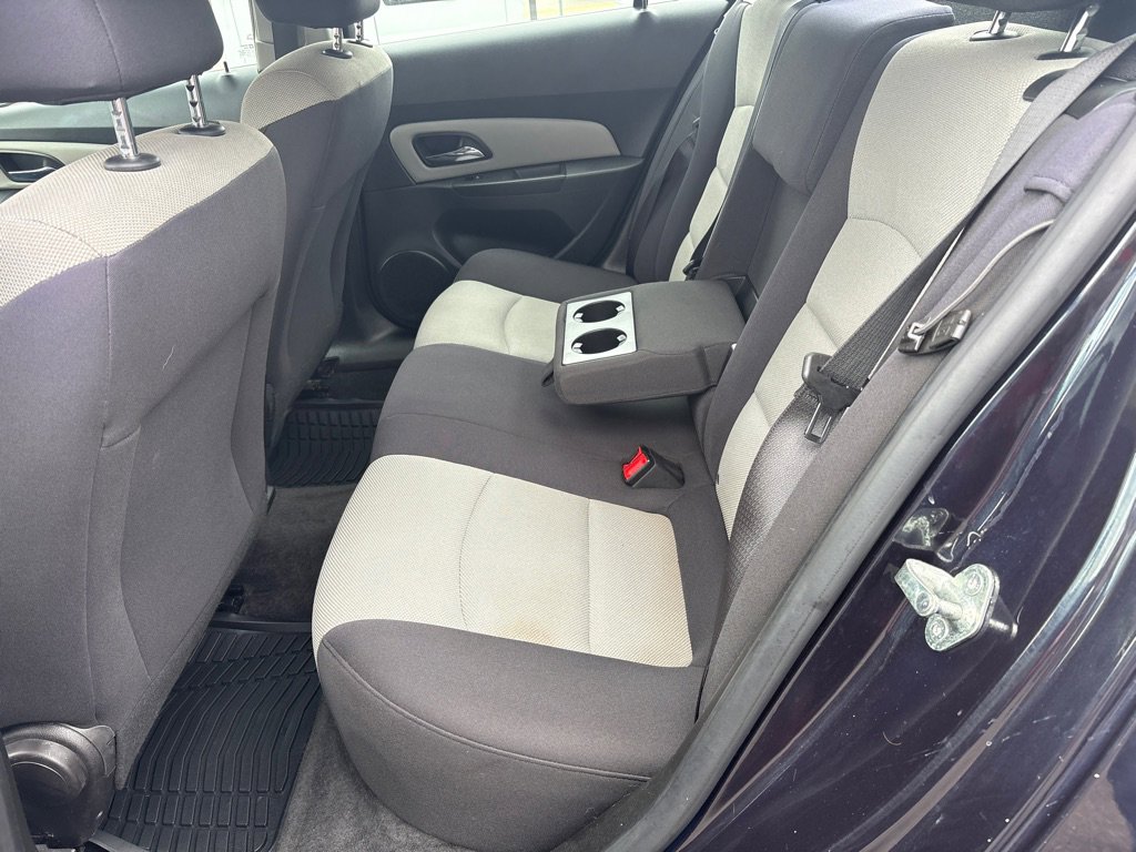 Used 2014 Chevrolet Cruze LS image 19