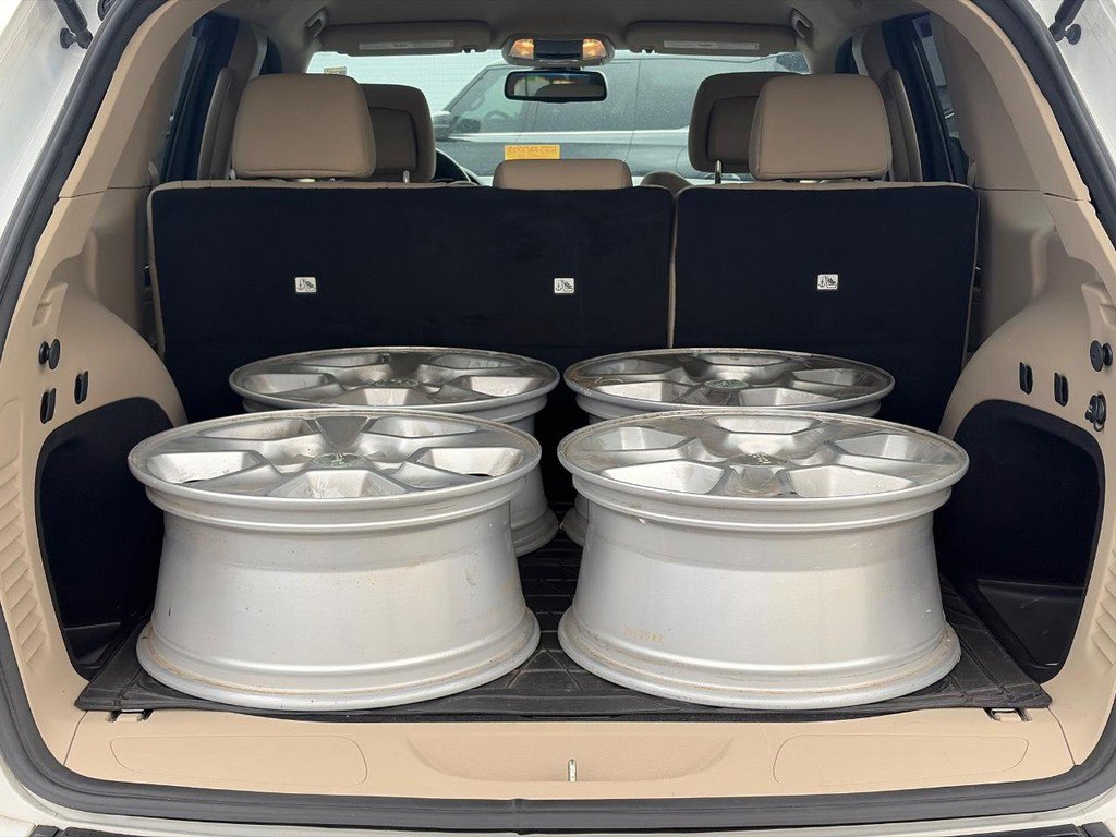 Used 2016 Jeep Grand Cherokee Laredo w/ Quick Order Package 23E AWD/4WD image 7