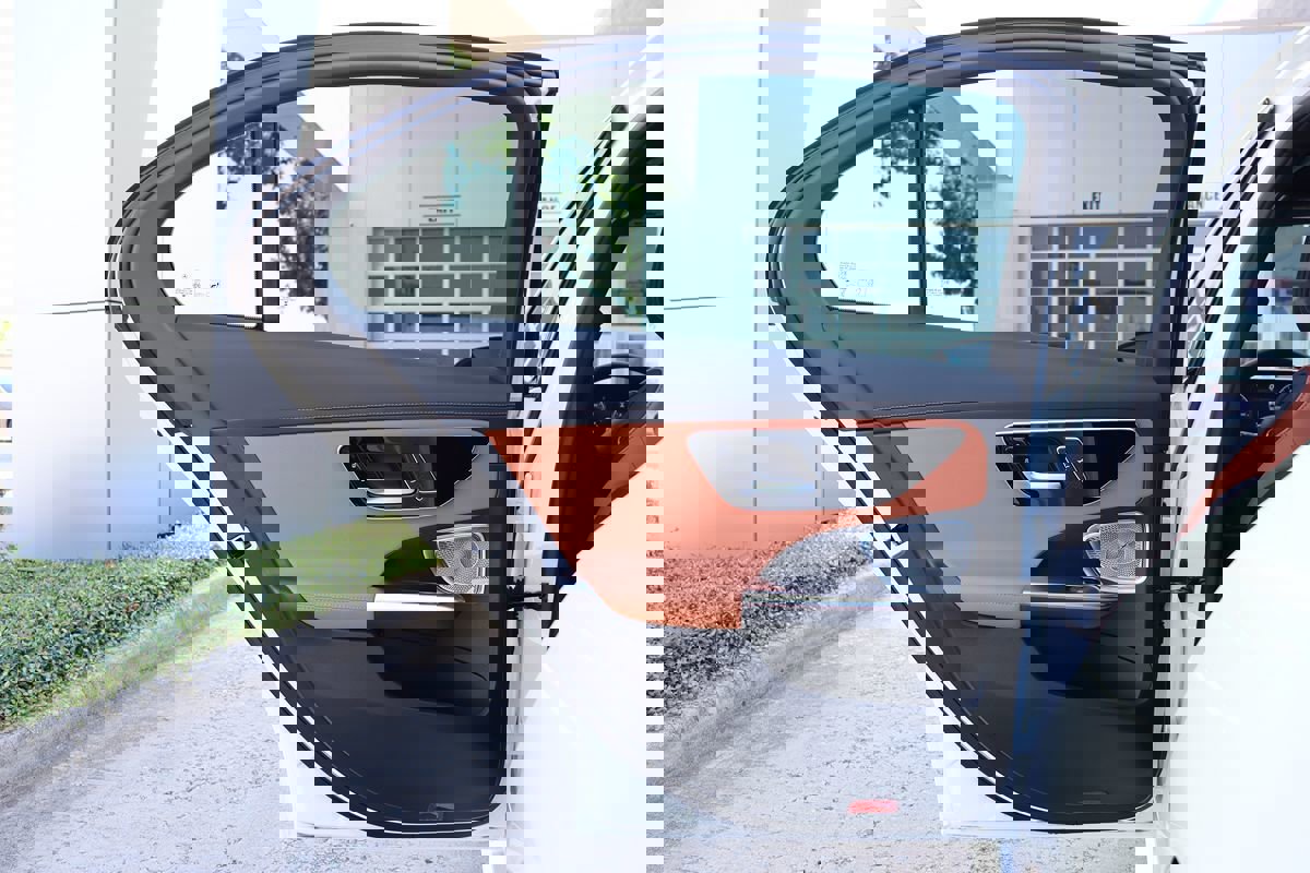 Used 2025 Mercedes-Benz C 300 Sedan image 69