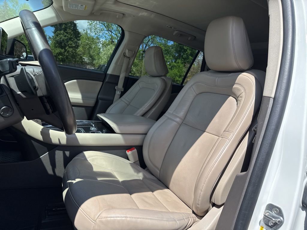 Used 2021 Lincoln Aviator Grand Touring w/ Elements Package Plus AWD/4WD image 19
