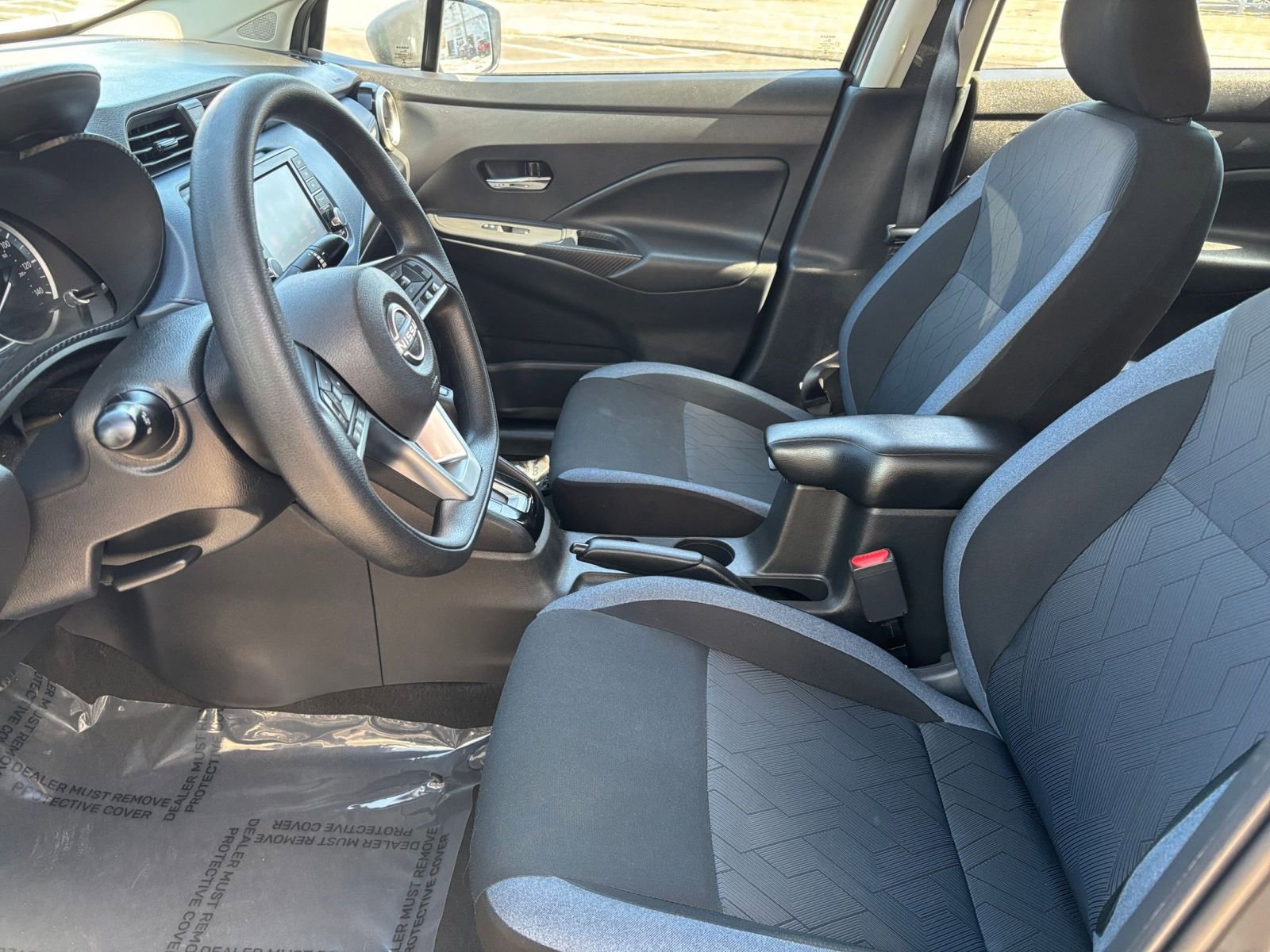 Used 2025 Nissan Versa SV image 27