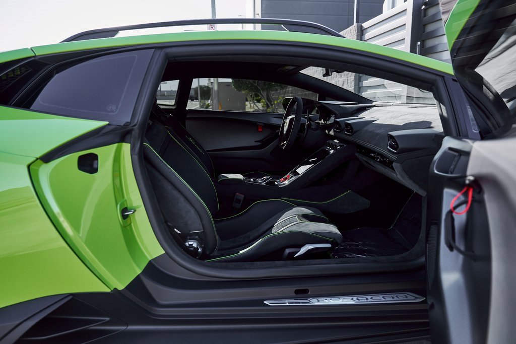 Used 2024 Lamborghini Huracan Sterrato image 35
