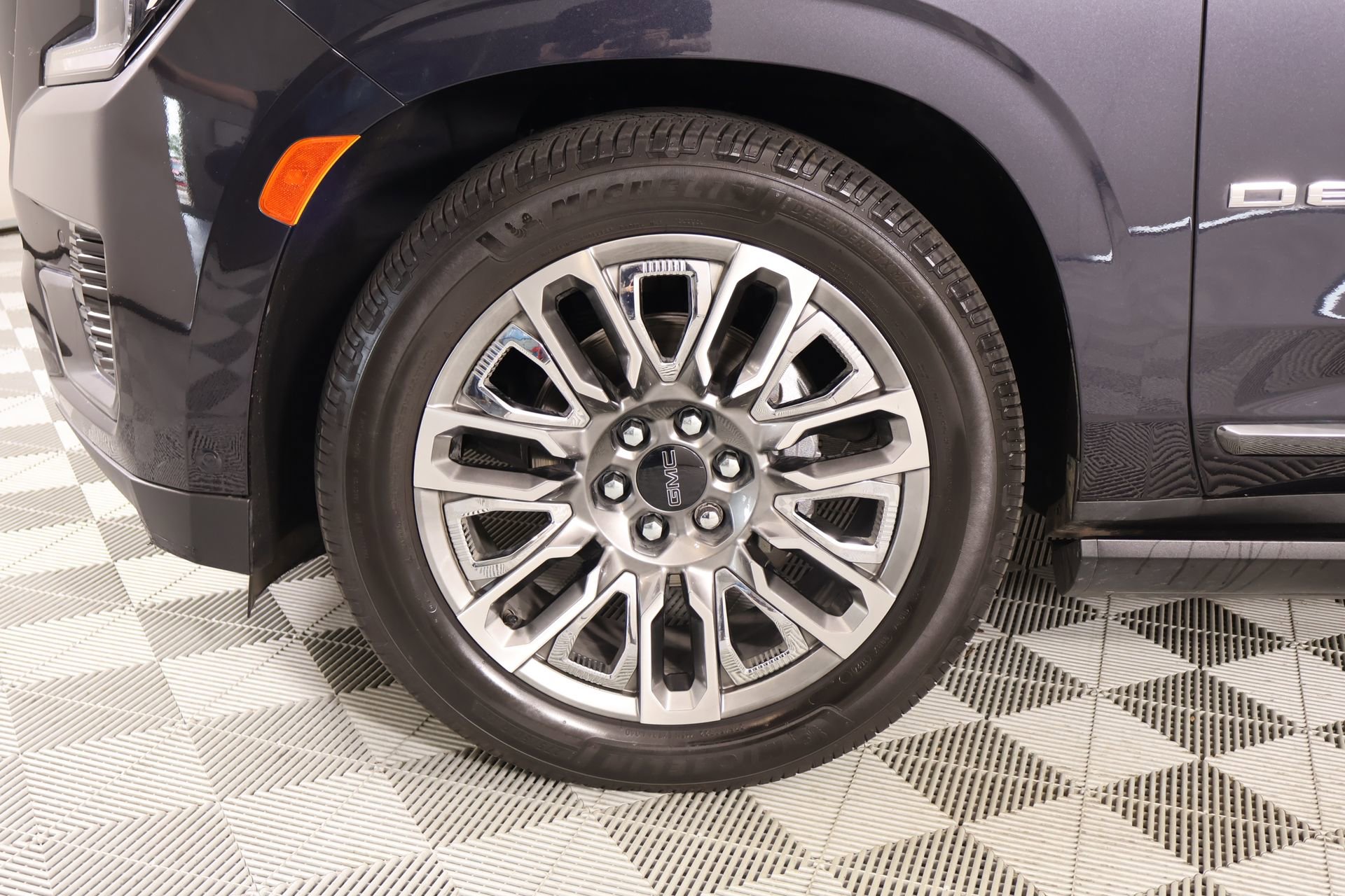 Used 2023 GMC Yukon XL Denali Ultimate image 20