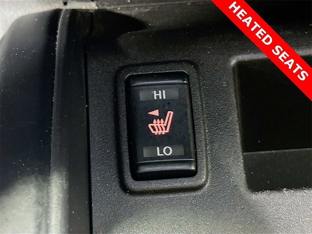 Used 2018 Nissan Titan SV w/ SV Convenience Package image 20